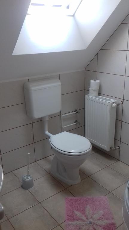 Eszter Apartmanhaz Hajduszoboszlo Exterior photo