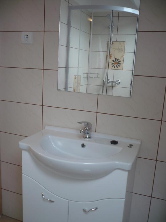 Eszter Apartmanhaz Hajduszoboszlo Exterior photo